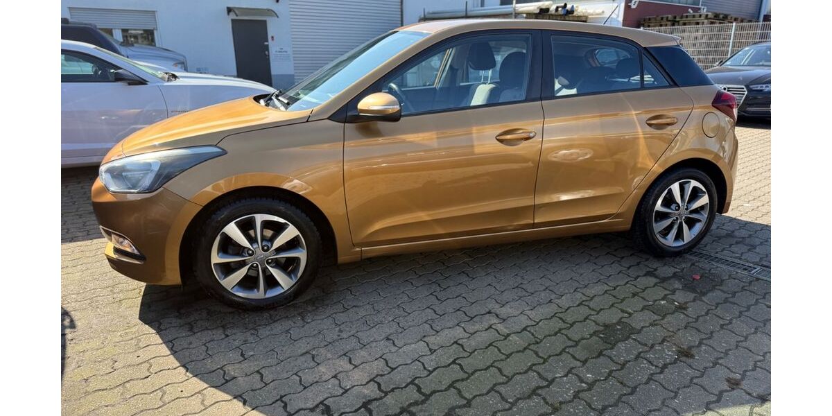 Hyundai i20 144.652 km 6.299 &euro; Hanau 63452