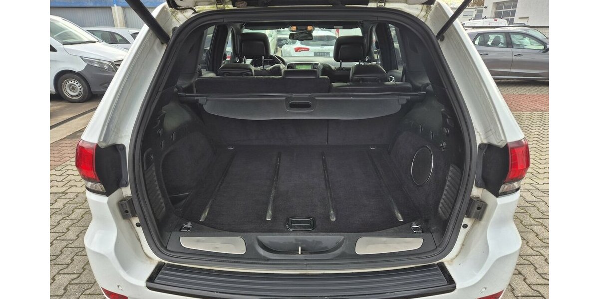 Jeep Grand Cherokee 6.4 V8 HEMI SRT 8-Gang Automatik 250.000 km 17.990 &euro; Rodgau 63110