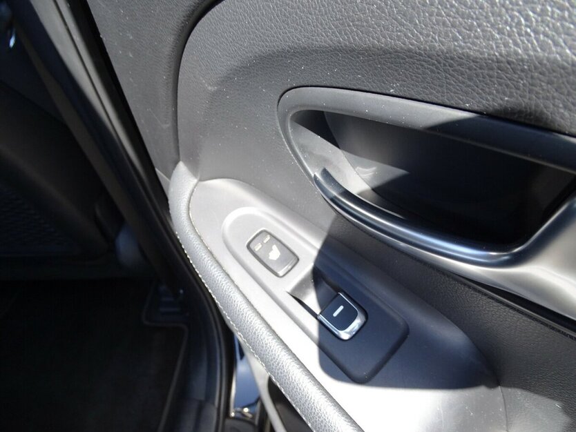 Kia Carens 1,6l Edition 7, Klima, 7-Sitzer, Sitzheizun 46.244 km 14.790 € Rodgau 63110