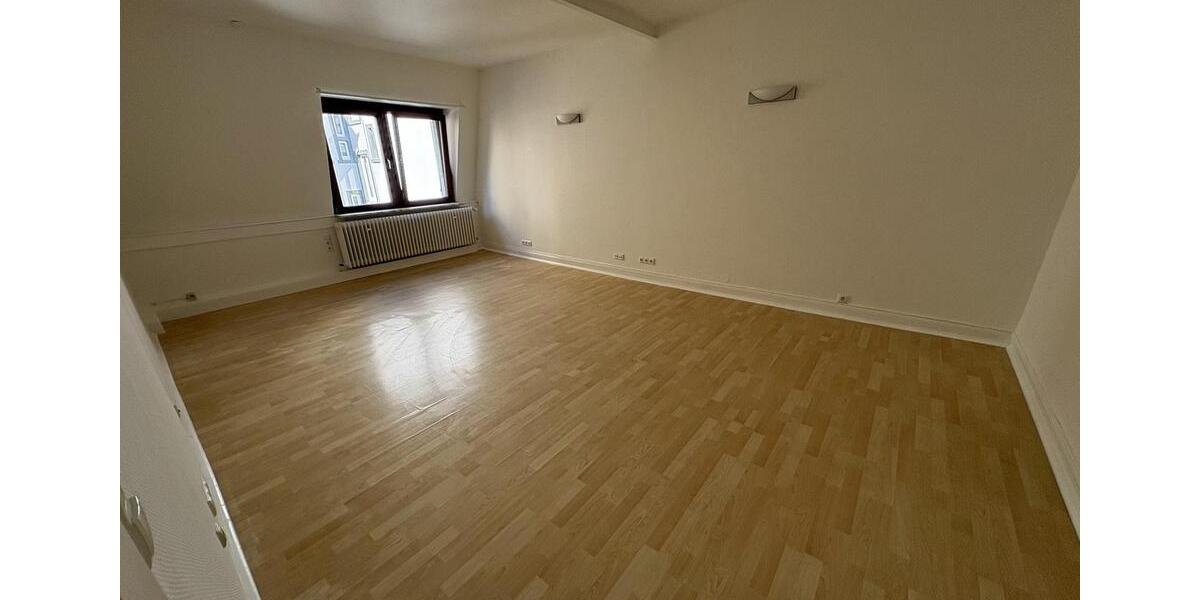 Etagenwohnung Frankfurt am Main Bornheim - 2 Zimmer, 73 m&sup2;, 1.300&euro; | Angebot:26058615