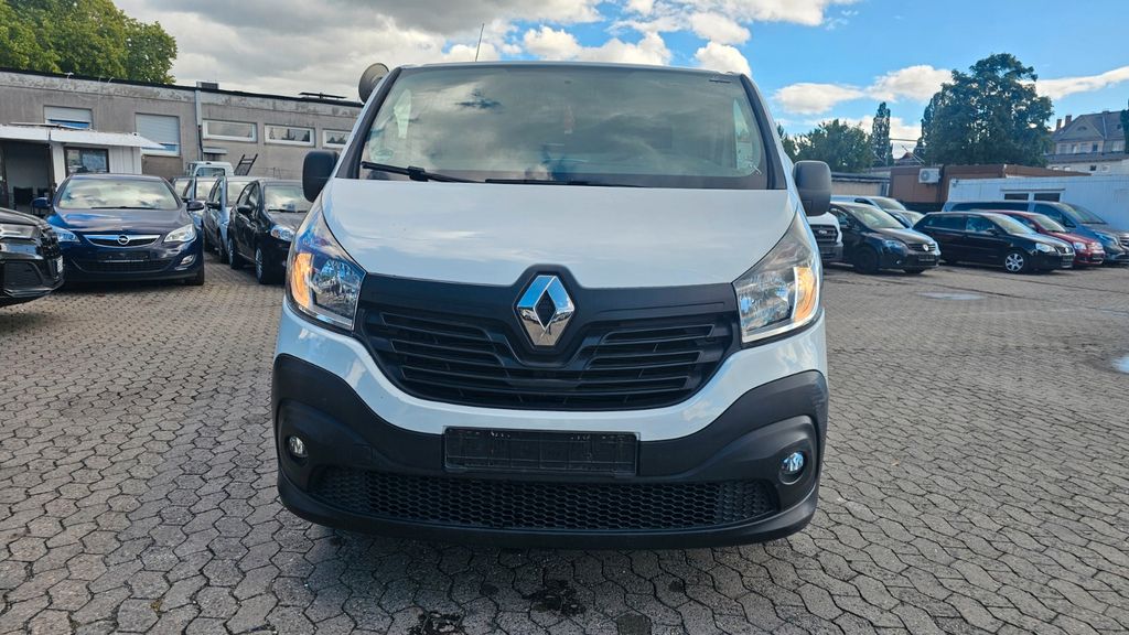 Renault Trafic 122.500 km 11.990 &euro; Frankfurt am Main 65933