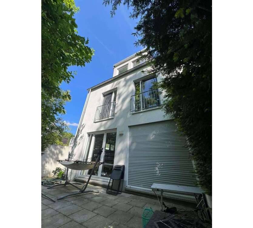 Haus zum Kaufen in Wiesbaden 890.000 € 160 m²