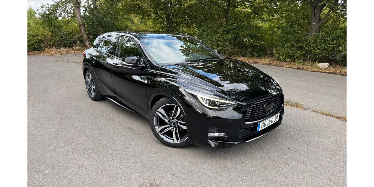 INFINITI Q30 113.500 km 16.490 &euro; Kelsterbach 65451