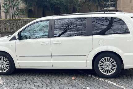 Lancia Voyager 203.000 km 10.500 &euro; Frankfurt 60318
