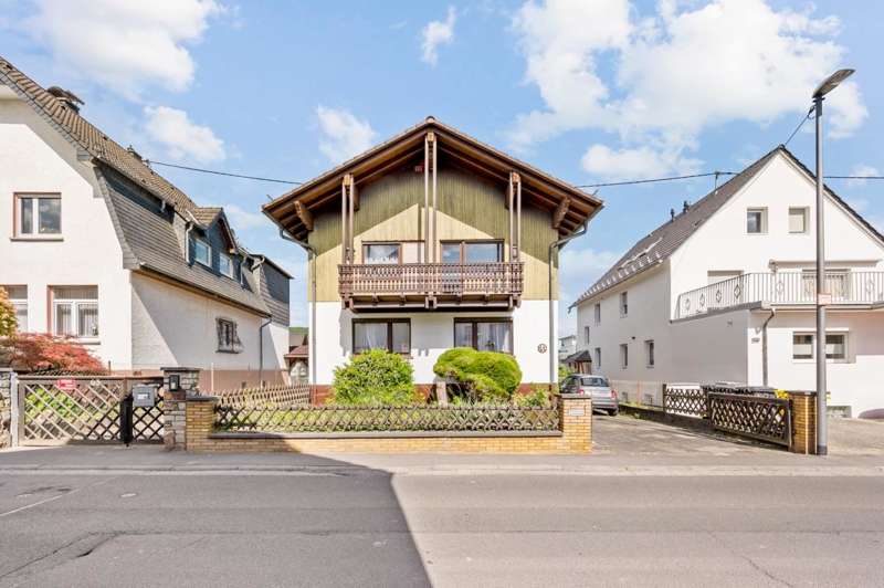 Haus zum Kaufen in Wiesbaden 890.000 € 185 m²