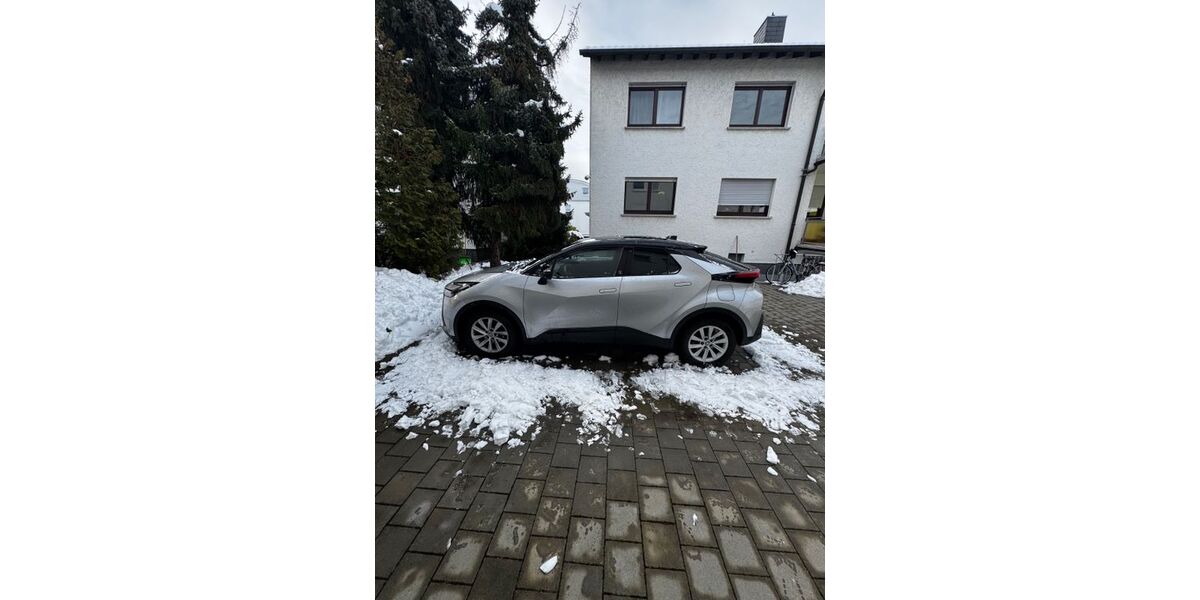 Toyota C-HR 13.700 km 30.000 &euro; Kelkheim 65779