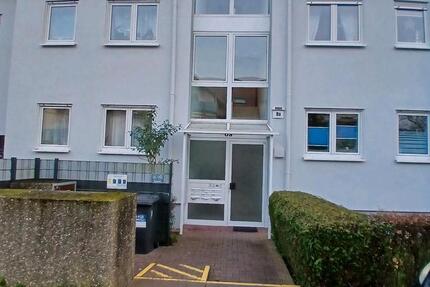 3 Zimmer DG- Wohnung mit Balkon, Garage & Klimaanlage. 3 zimmer