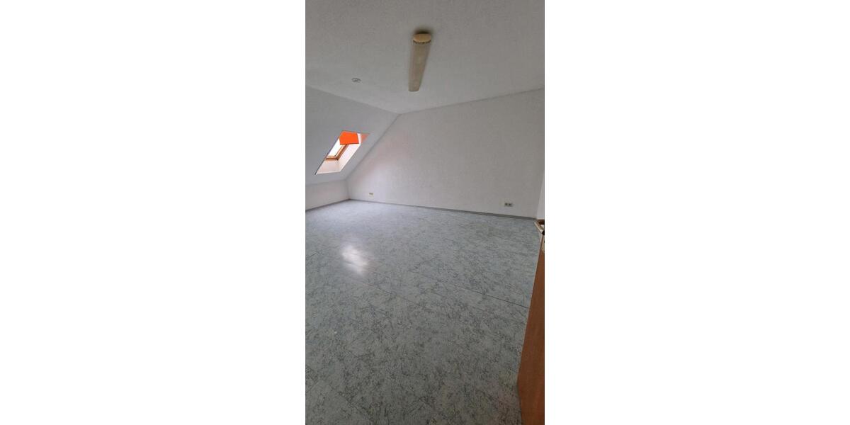 Dachgeschoßwohnung Roßdorf - 2 Zimmer, 55 m&sup2;, 850&euro; | Angebot:25718522