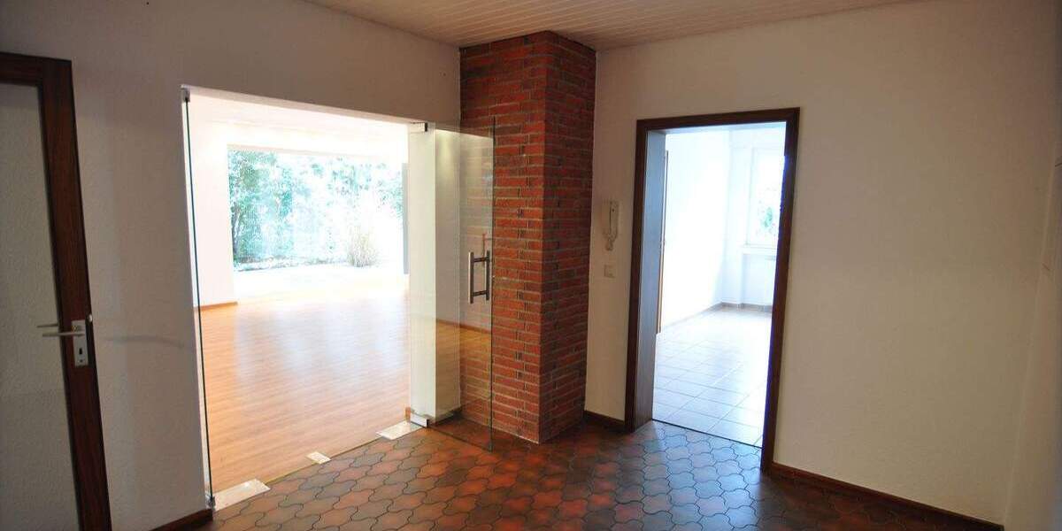 Etagenwohnung Kriftel - 2 Zimmer, 94 m&sup2;, 1.200&euro; | Angebot:24862186