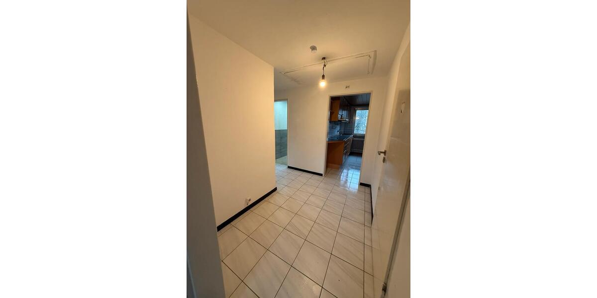 2,5 Zimmer Dachgeschosswohnung 65m2 mit Einbauküche & Geräte 2.5 zimmer