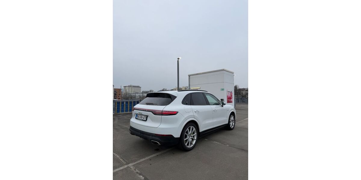 Porsche Cayenne 90.600 km 62.900 &euro; Frankfurt 60385