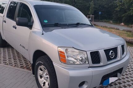 Nissan Titan 190.000 km 9.990 &euro; Rosbach 61191