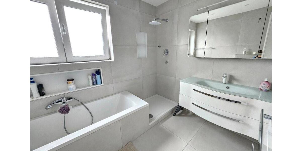 *Ohne Makler*Gehobenes Einfamilienhaus mit Smarthome 6 zimmer