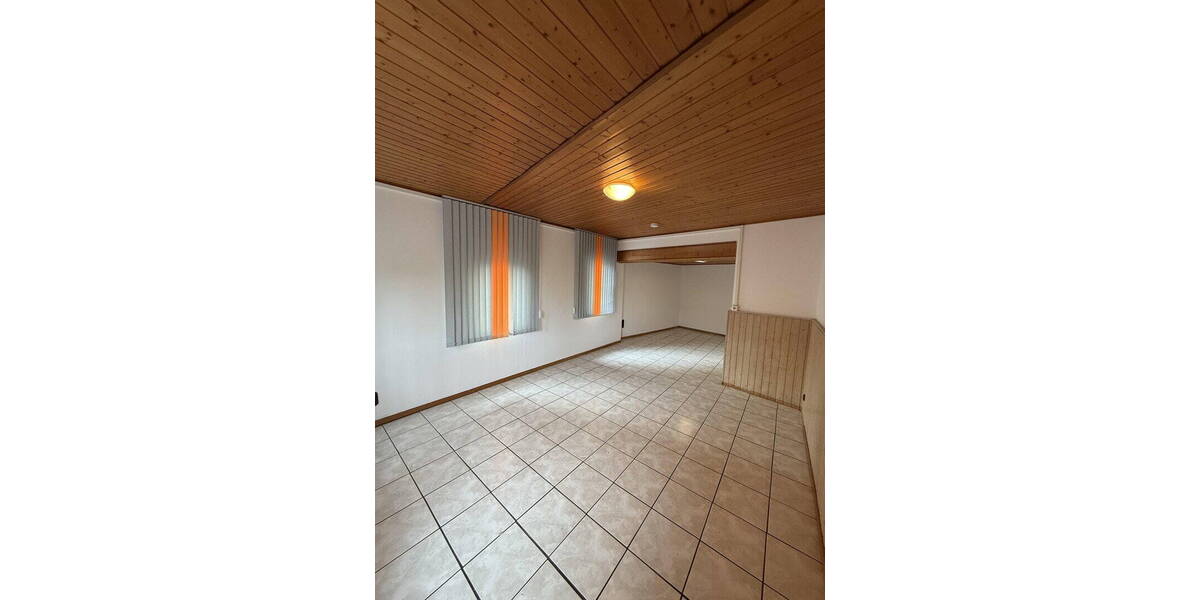 Einfamilienhaus Friedberg Ockstadt - 8 Zimmer, 195 m&sup2;, 2.490&euro; | Angebot:26358860