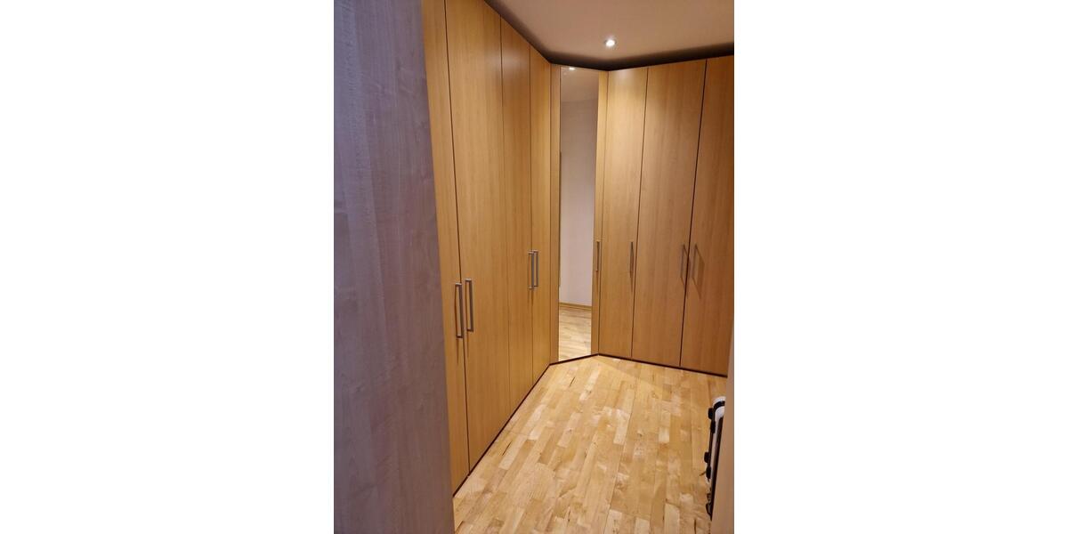 Etagenwohnung Frankfurt am Main Innenstadt 2 - 3.5 Zimmer, 115 m&sup2;, 2.300&euro; | Angebot:25783324