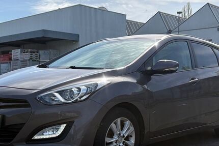 Hyundai i30 83.000 km 7.650 &euro; Frankfurt 60386