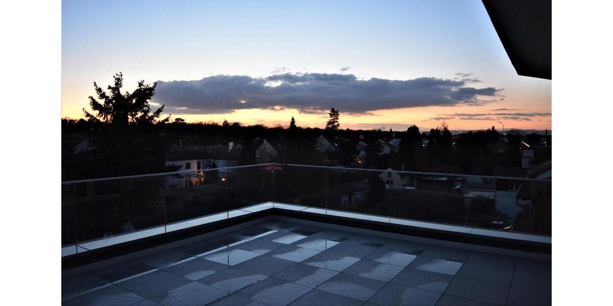 Hell-Offen-Luftig- Maisonette mit großer Sonnenterrasse 4 zimmer