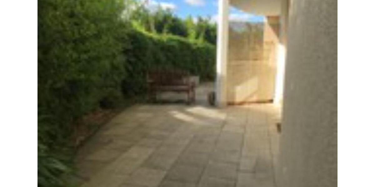 Stilvolle, gepflegte 3-Zimmer-Wohnung mit Terrasse und Garten 3 zimmer