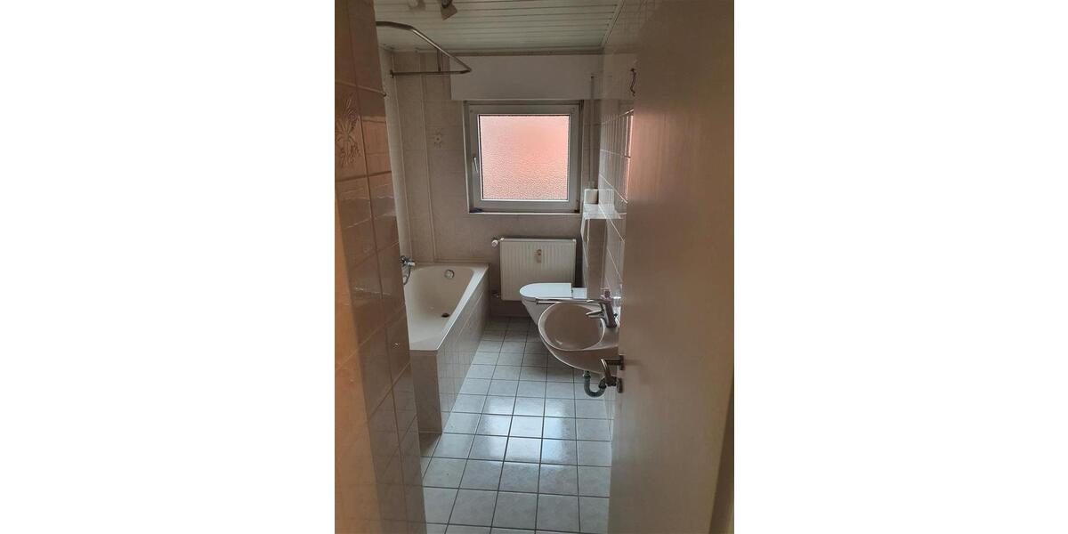 Etagenwohnung Flörsheim am Main - 3 Zimmer, 81 m&sup2;, 900&euro; | Angebot:26388737