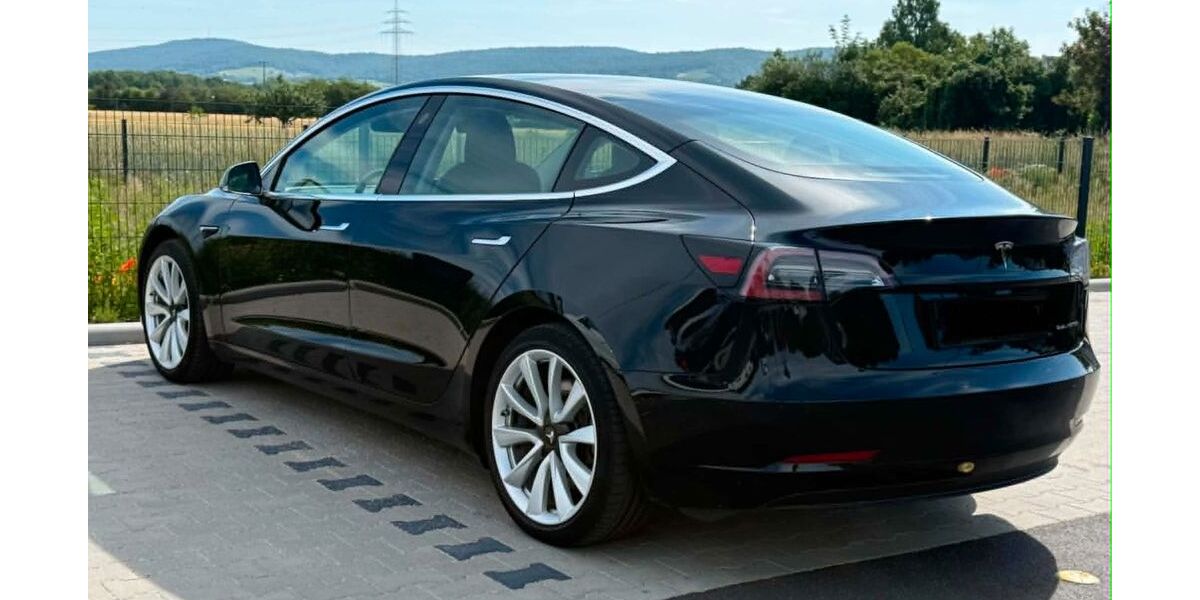 Tesla Model 3 246.000 km 17.900 &euro; Alzenau 63755