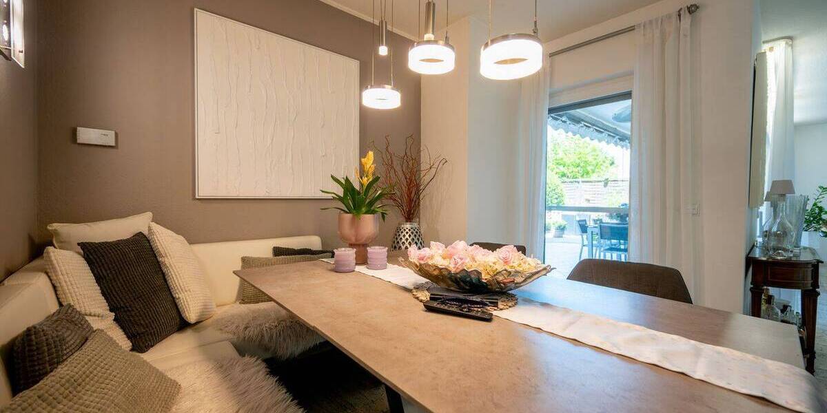 Einfamilienhaus Frankfurt am Main Nieder-Eschbach - 8 Zimmer, 291 m&sup2;, 1.285.000&euro; | Angebot:26685208
