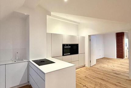 Wohnung Frankfurt am Main Sachsenhausen - 5 Zimmer, 140 m&sup2;, 3.200&euro; | Angebot:25307985