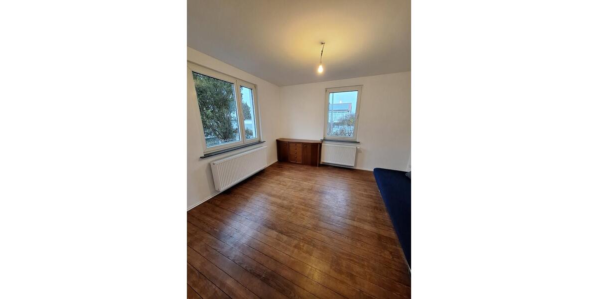 Sanierte 6-Zimmer DHH in Nieder-Eschbach mit Garage in Bestlage 6 zimmer