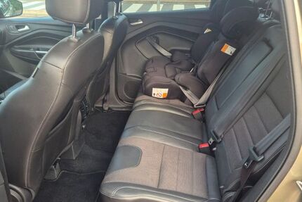 Ford Kuga 171.000 km 6.300 &euro; Bad Soden am taunus 65812