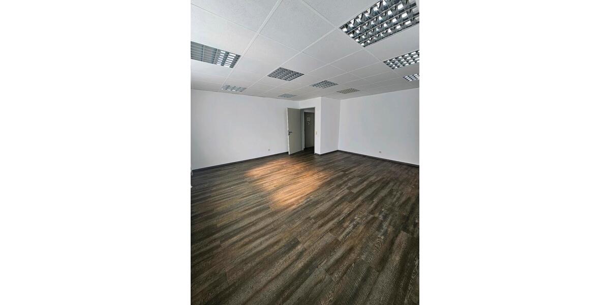 Helles Büro 3 Räume ( Nachmieter) zimmer