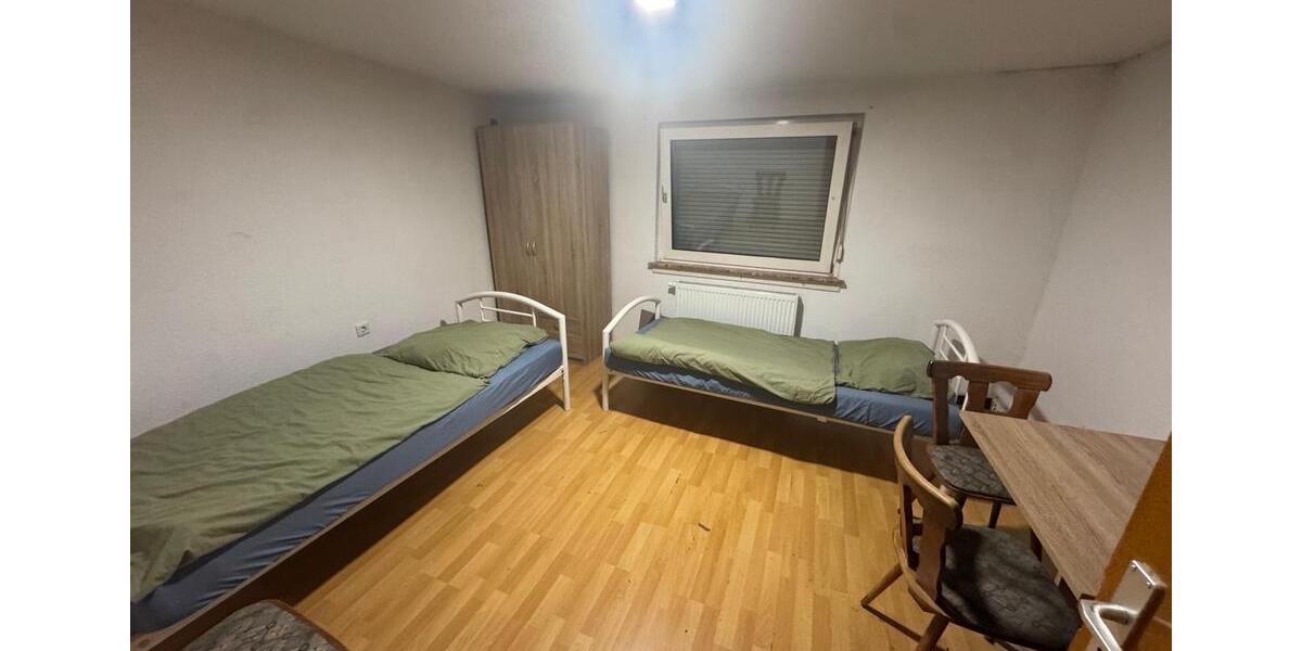 Einfamilienhaus Frankfurt am Main - 14 Zimmer, 200 m&sup2;, 2.500&euro; | Angebot:26132835