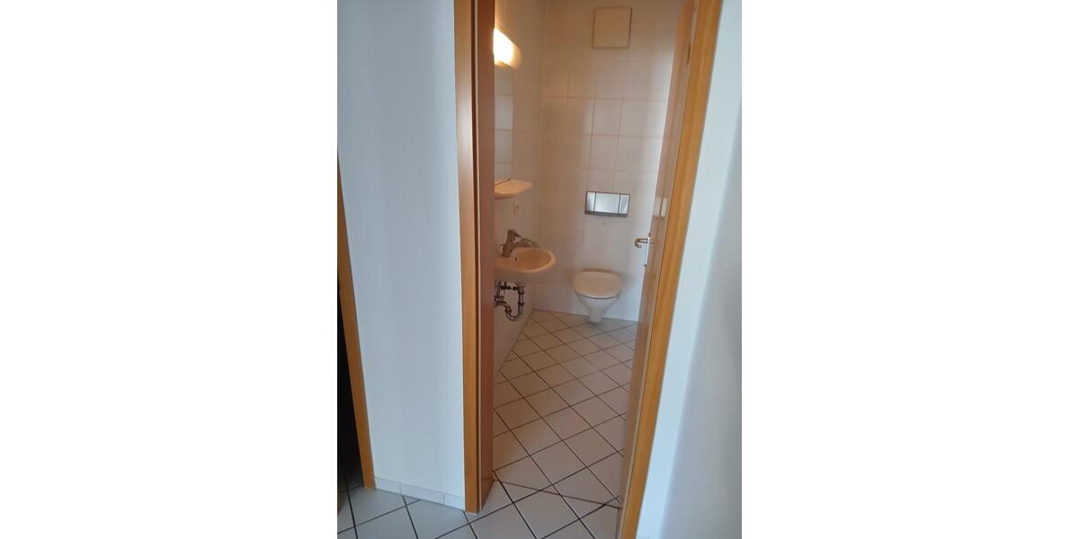 Dachgeschoßwohnung Niedernhausen - 3 Zimmer, 80 m&sup2;, 1.100&euro; | Angebot:25407890