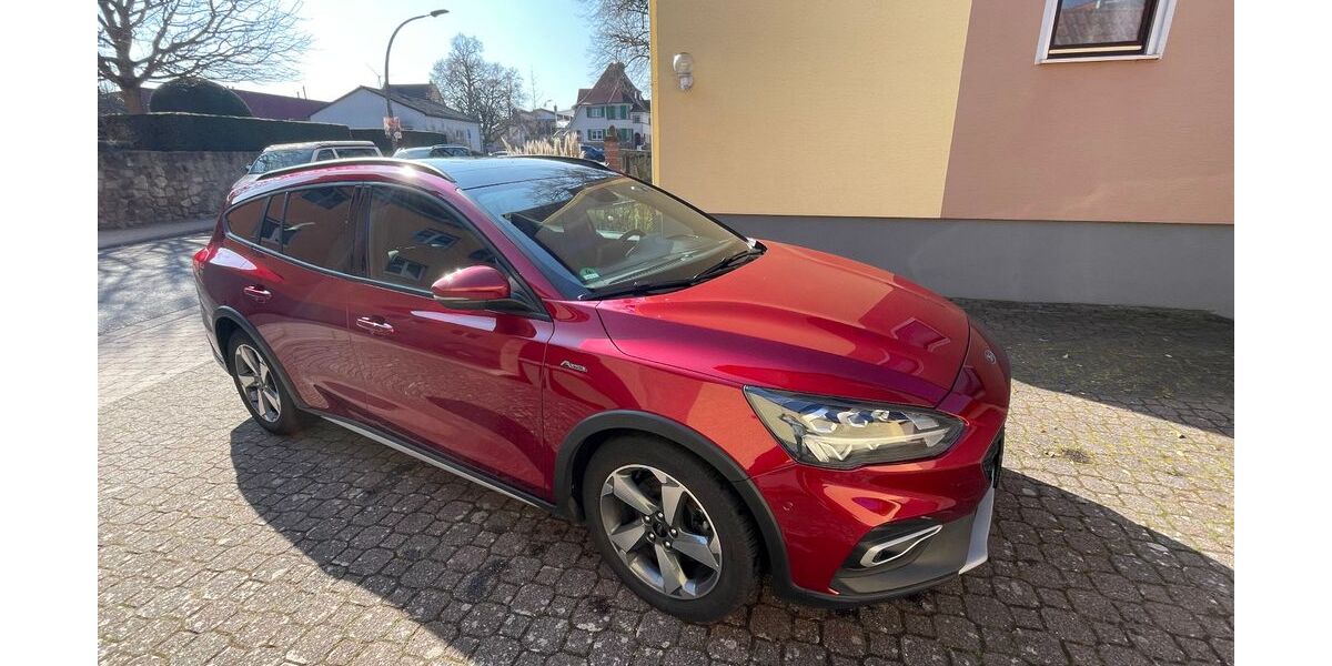 Ford Focus 49.000 km 17.100 &euro; Nidderau 61130