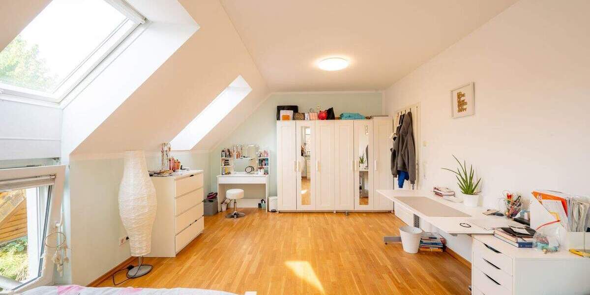Einfamilienhaus Frankfurt am Main Harheim - 9 Zimmer, 259 m&sup2;, 1.250.000&euro; | Angebot:24834959