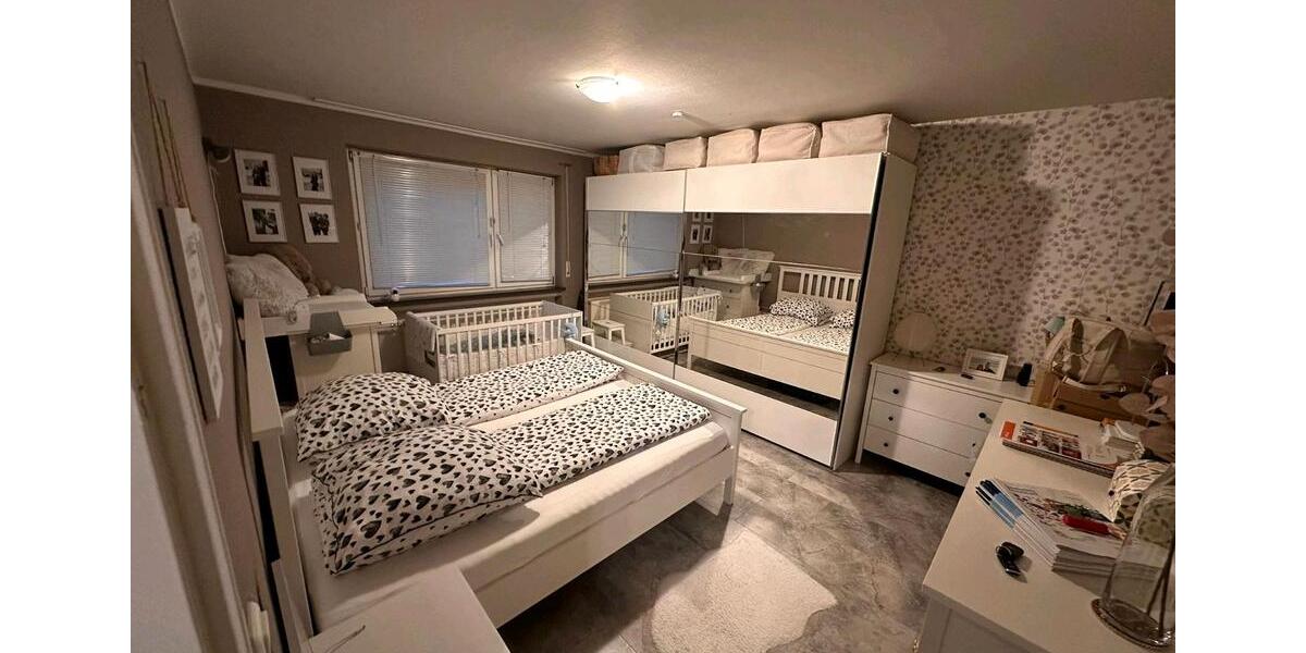 *Top LAGE* 3 Zimmer Wohnung,E.küche, Balkon,Badewanne+Dusche 3 zimmer