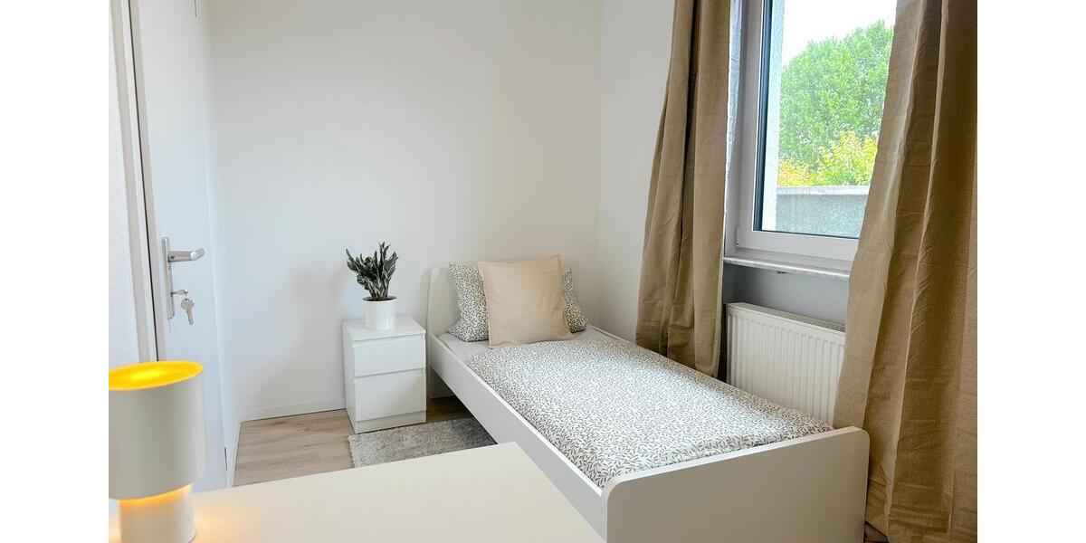 NEWNeues - Charmante Penthouse-WG in Frankfurt am Main - Noch 3 Zimmer frei. 8 zimmer