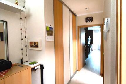 Sanierte, möblierte 1‑Zimmer‑Whg. mit Küche, Bad, Balkon, Keller 1 zimmer