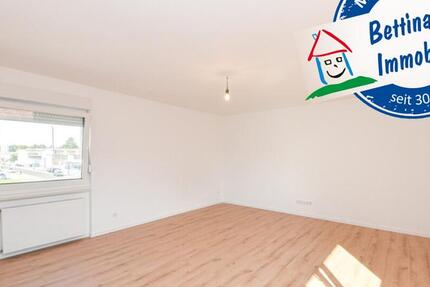 DIETZ: SANIERTE 4-Zimmer-Wohnung - 1. Obergeschoss im 2-Familienhaus! 12 Garage + 2 PKW-Außenplätze zimmer