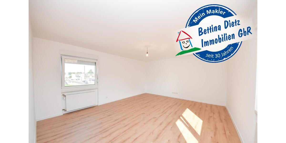 DIETZ: SANIERTE 4-Zimmer-Wohnung - 1. Obergeschoss im 2-Familienhaus! 12 Garage + 2 PKW-Außenplätze zimmer