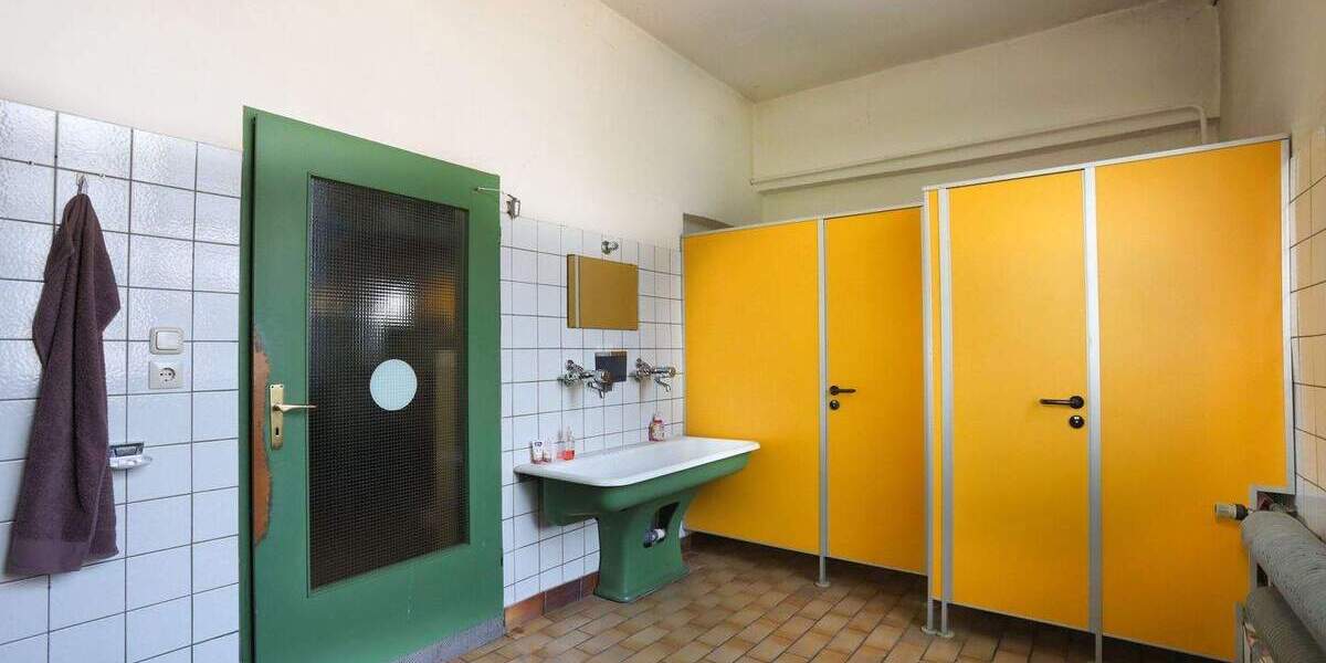 Handwerk & Logistik - Industriehalle mit Freifläche in Schöneck zimmer