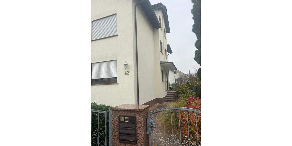 Helle 3-Zimmer DG- Wohnung, 80m2, in bester Wohnlage von Mühlheim 3 zimmer