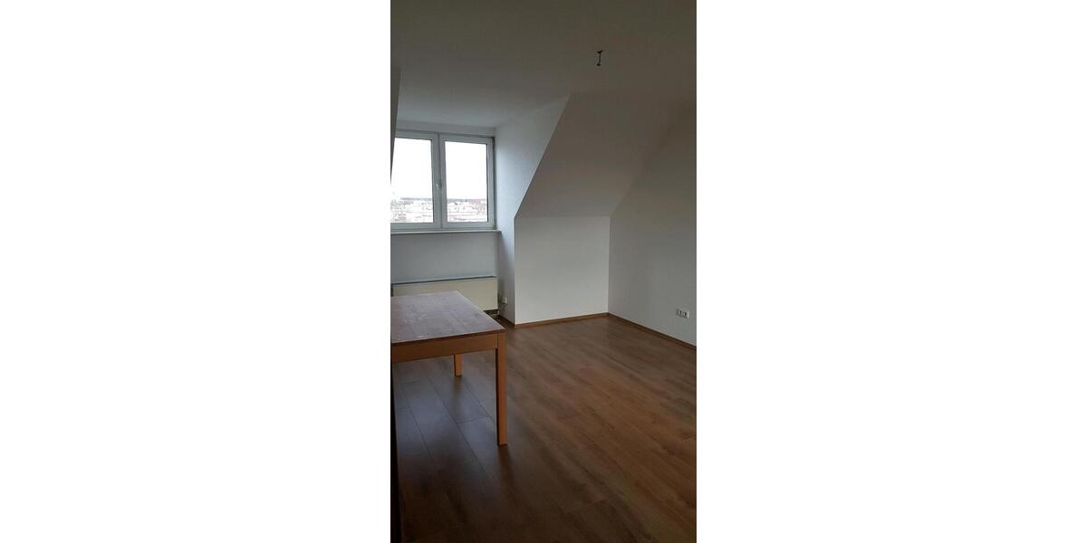 Dachgeschoßwohnung Frankfurt am Main Niederrad - 2 Zimmer, 80 m&sup2;, 1.190&euro; | Angebot:25149408