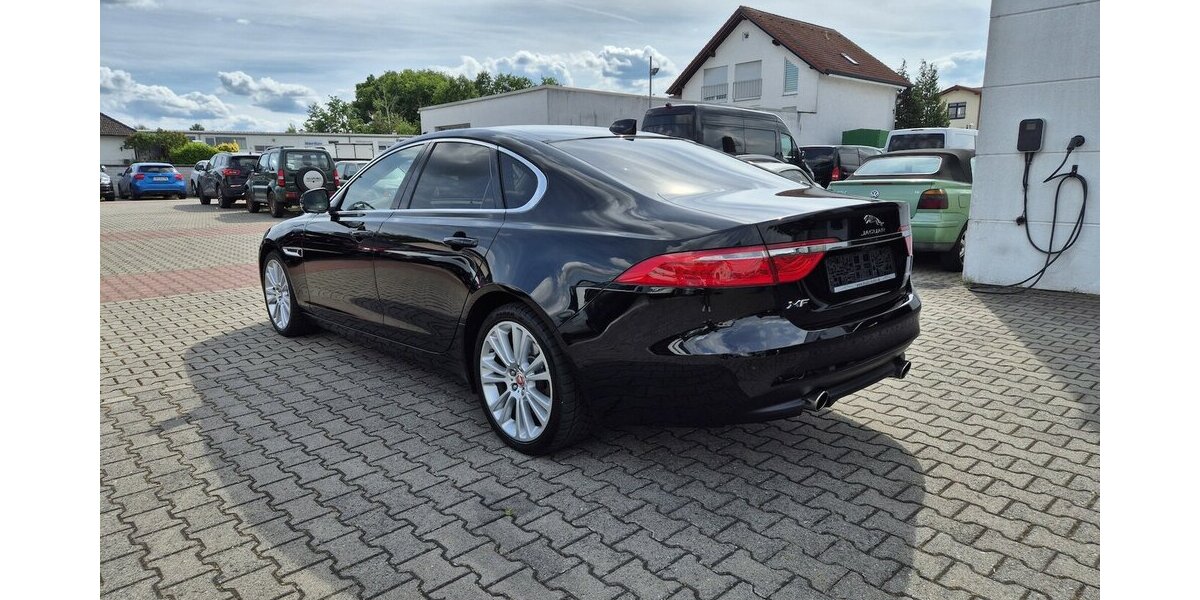 Jaguar XF Prestige Leder, GSHD, Navigation, Rückfahrkamer 104.922 km 20.690 &euro; Rodgau 63110