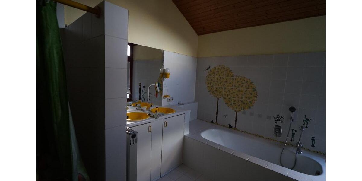 Maisonettenwohnung Niedernhausen - 6.5 Zimmer, 165 m&sup2;, 1.650&euro; | Angebot:25084623