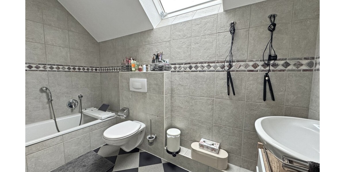 *Langenhain* Gepflegte Doppelhaushälfte in ruhiger Lage mit Nähe zum Wald* - Doppelhaushälfte Hofheim | Angebot:19018645