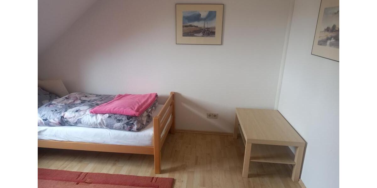 Dachgeschoßwohnung Frankfurt am Main Schwanheim - 1 Zimmer, 15 m&sup2;, 355&euro; | Angebot:26563540