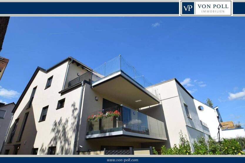 Exklusive Dachgeschoßwohnung mit großer Terrasse im Herzen von Dreieichenhain