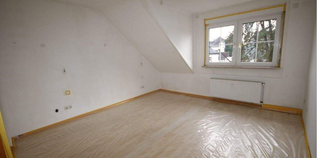 Gemütliche, renovierte 2-DG Wohnung in Eschborn + EBK 2 zimmer