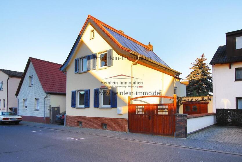 Einfamilienhaus# Sauna# Wintergarten# Kaminofen# PV & Solar# Griesheim Hofmannstr. 8 zimmer