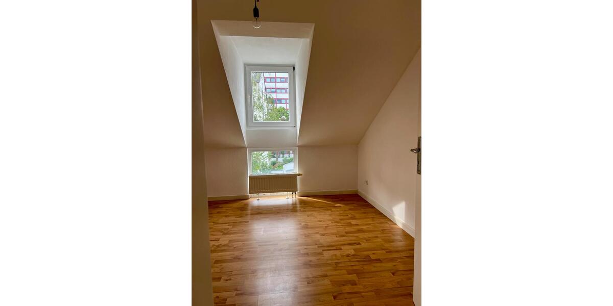 Etagenwohnung Frankfurt am Main Niederrad - 3 Zimmer, 82 m&sup2;, 1.860&euro; | Angebot:26581600