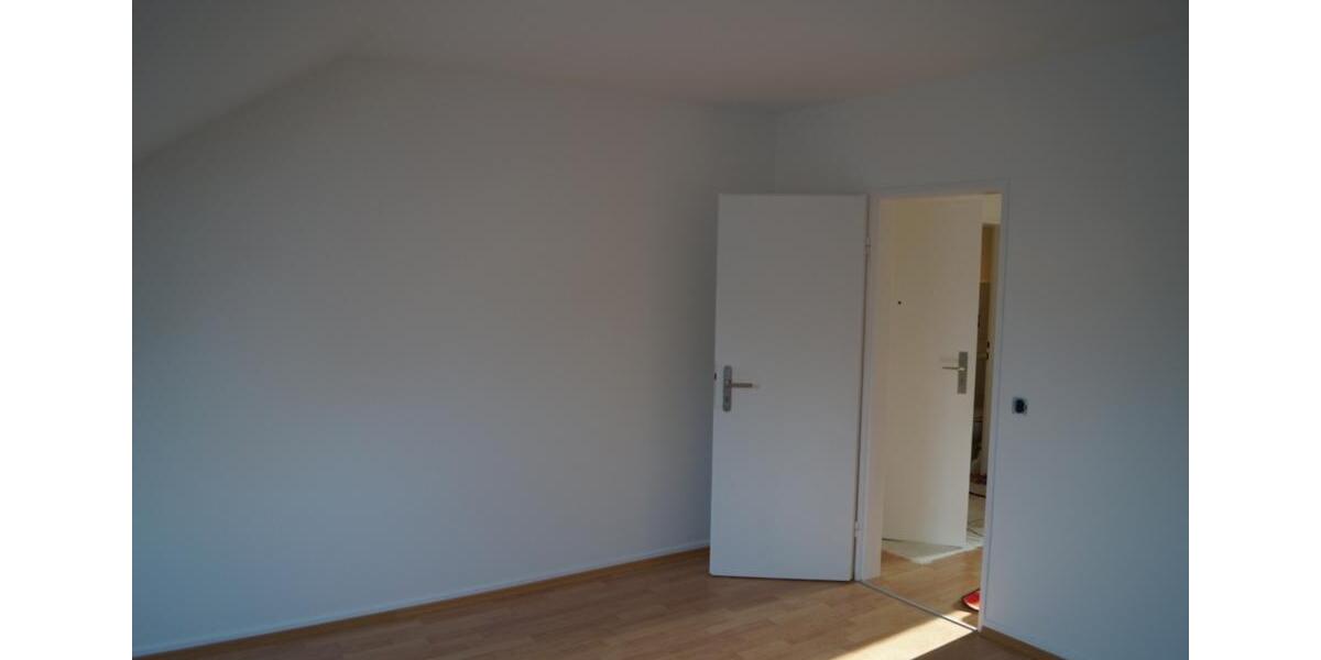Dachgeschoßwohnung Bad Nauheim - 3 Zimmer, 64 m&sup2;, 820&euro; | Angebot:25656926